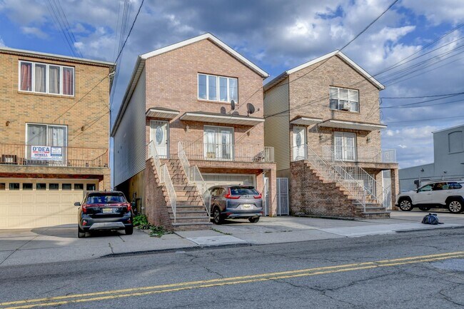 Foto del edificio - 708 Garfield Ave
