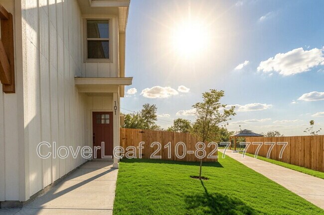 Building Photo - 10359 Lynwood Crk
