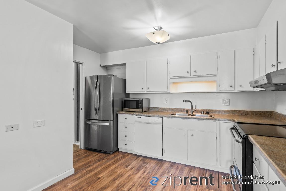 Primary Photo - 651 Port Dr