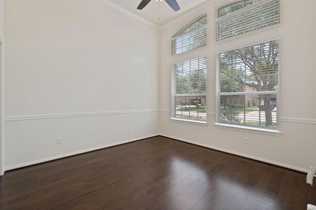 Foto del edificio - 8193 Tranquil Lake Way