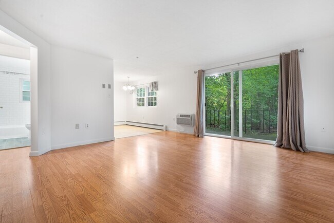 Foto del edificio - 50 Farrwood Ave