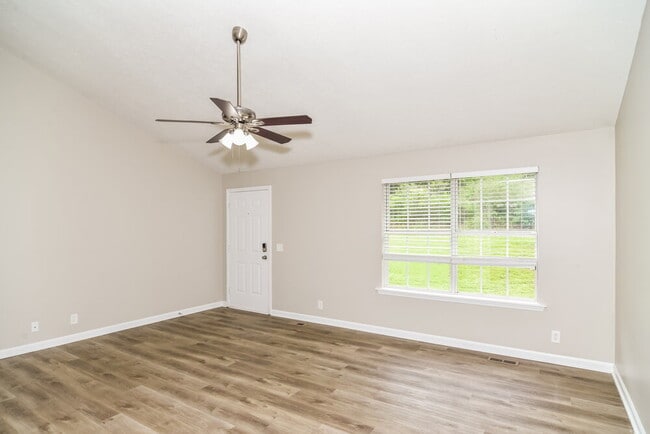 Building Photo - 4560 Whites Creek Pike