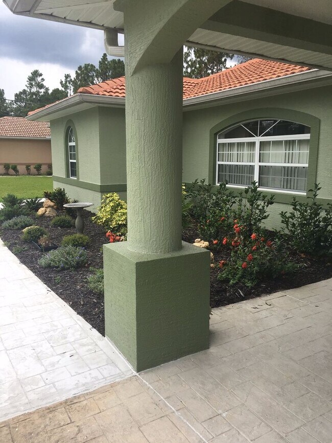 Foto del edificio - Beautiful 3 /2 Home with HUGE Lanai!