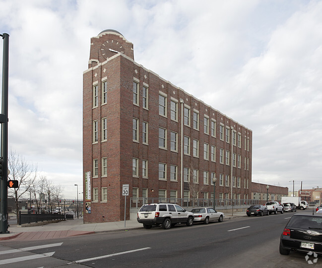 Vista a la calle - Clocktower Lofts