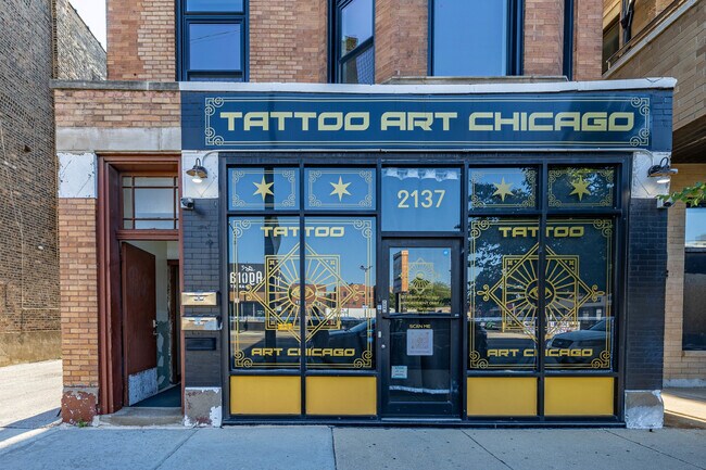 Foto del edificio - 2137 N Western Ave