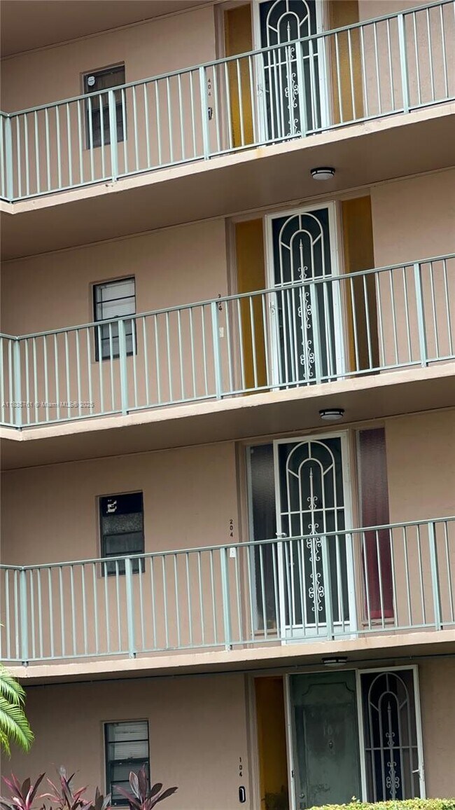 Foto del edificio - 3100 N Pine Island Rd