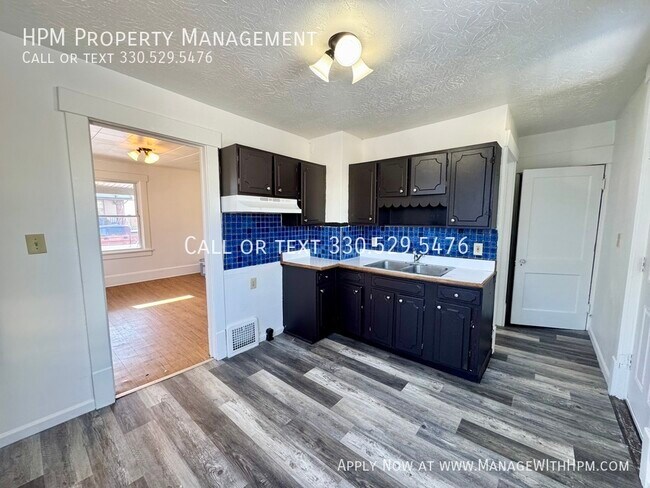 Foto del edificio - 2709 Abbott Pl NW