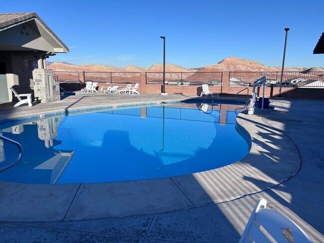 Foto del edificio - Beautiful New Home with access to community pool