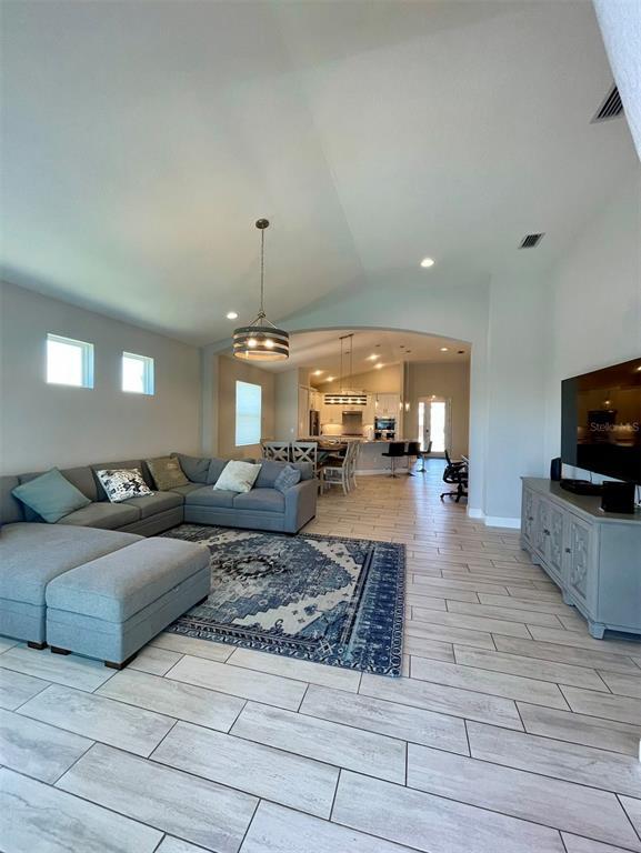 Foto del edificio - 6233 Champions Row St