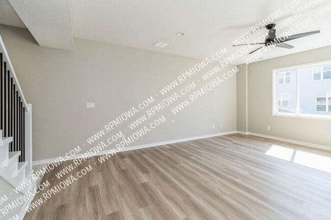 Building Photo - 5695 Buckthorne Dr