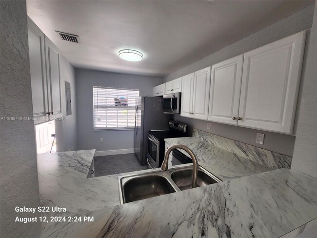 Foto del edificio - 14121 SW 120th Ct