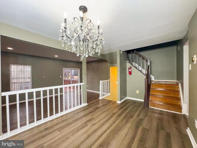 Foto del edificio - 8202 Ashford Blvd