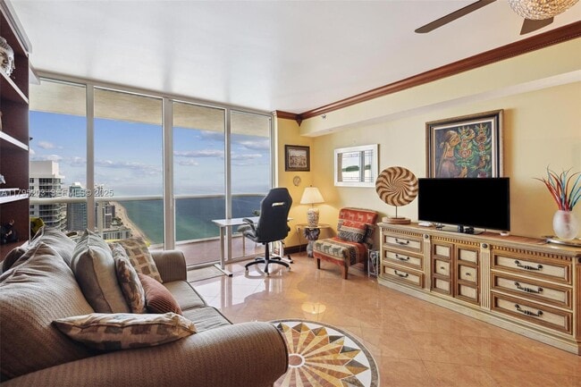 Building Photo - 1830 S Ocean Dr