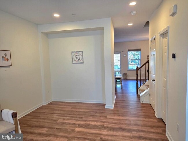 Building Photo - 8245 Macintosh Ct