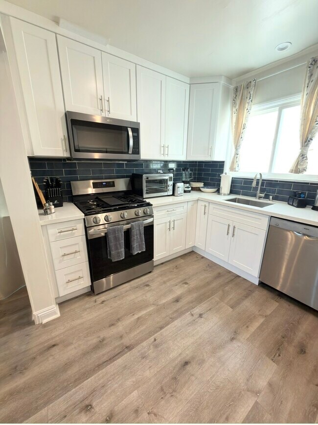 Foto del edificio - 12451 Caswell Ave