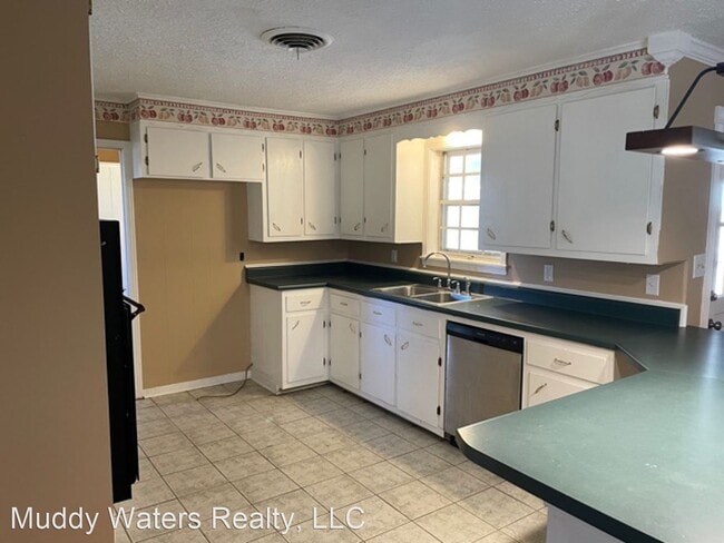 Building Photo - 3 br, 2 bath House - 1106 Fillmore Dr
