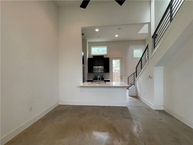 Foto del edificio - 2 br, 2 bath House - 1900B Cullen Ave