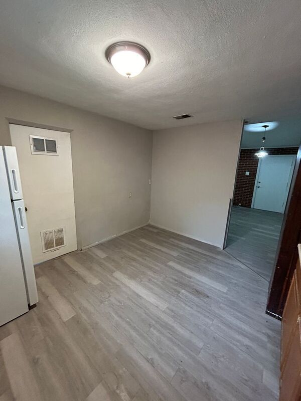 Building Photo - 6817 Woodhurst Dr