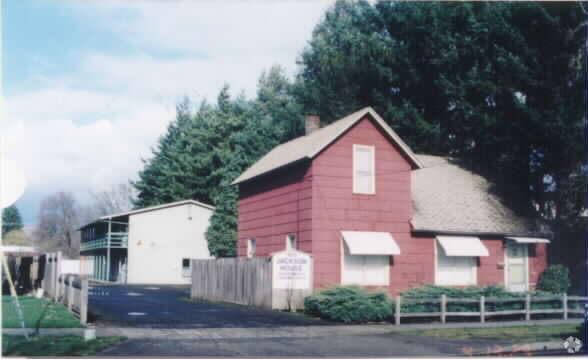 Primary Photo - Jackson House Apartments