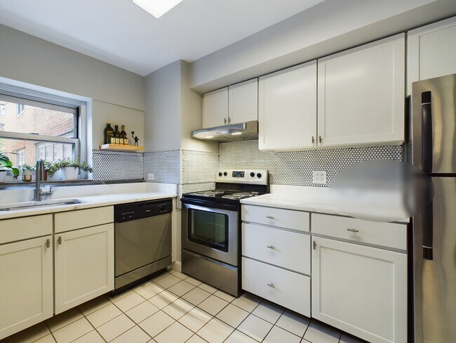 Foto del edificio - 4980 N Marine Dr