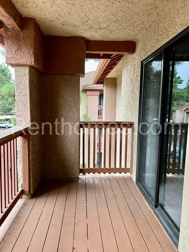 Foto del edificio - 12039 Alta Carmel Ct