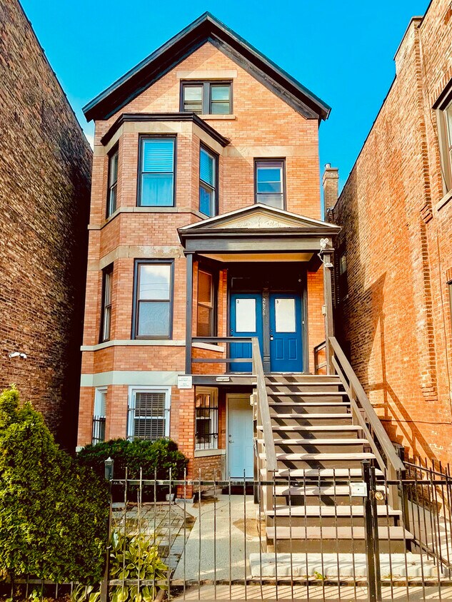 Foto principal - 2656 N Ashland Ave