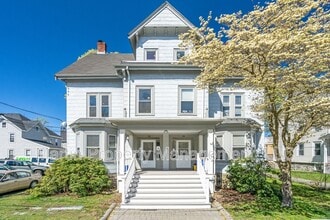 Building Photo - 14-14 Beltran St