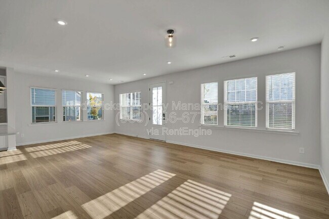 Foto del edificio - 8817 Arrington Hall