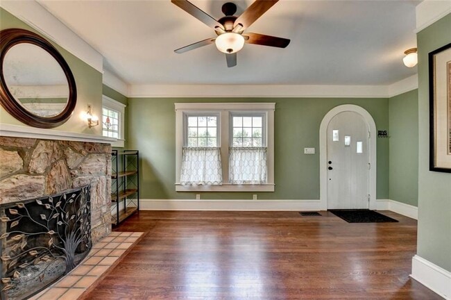 Building Photo - 309 S Columbia Dr