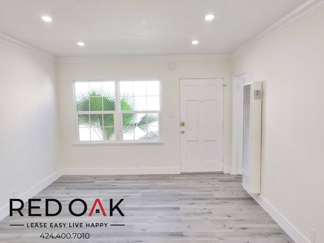 Primary Photo - Charming One Bedroom Bungalow Available