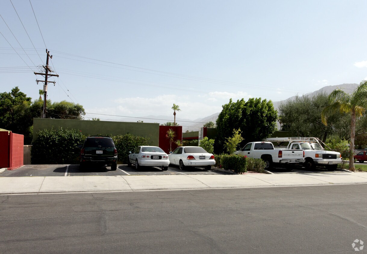 Foto del edificio - 951 E Chuckwalla Rd
