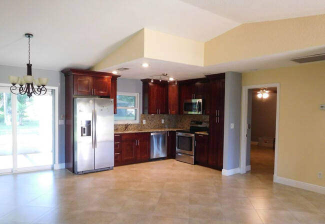 Open Floor Plan Kitchen - 1708 SE 1st St