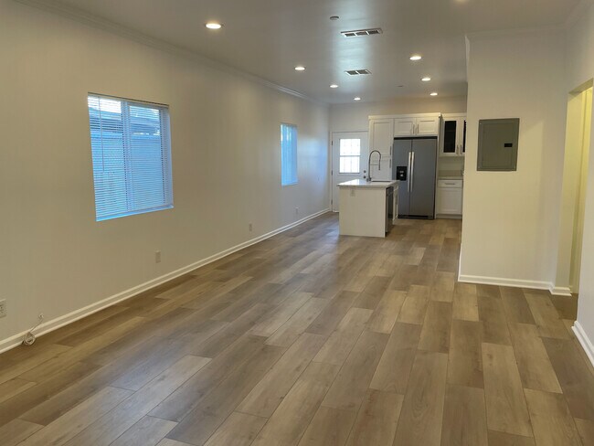 Foto del edificio - 2628 S Burnside Ave