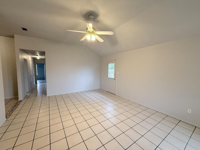 Foto del edificio - 3708 Gus Dr