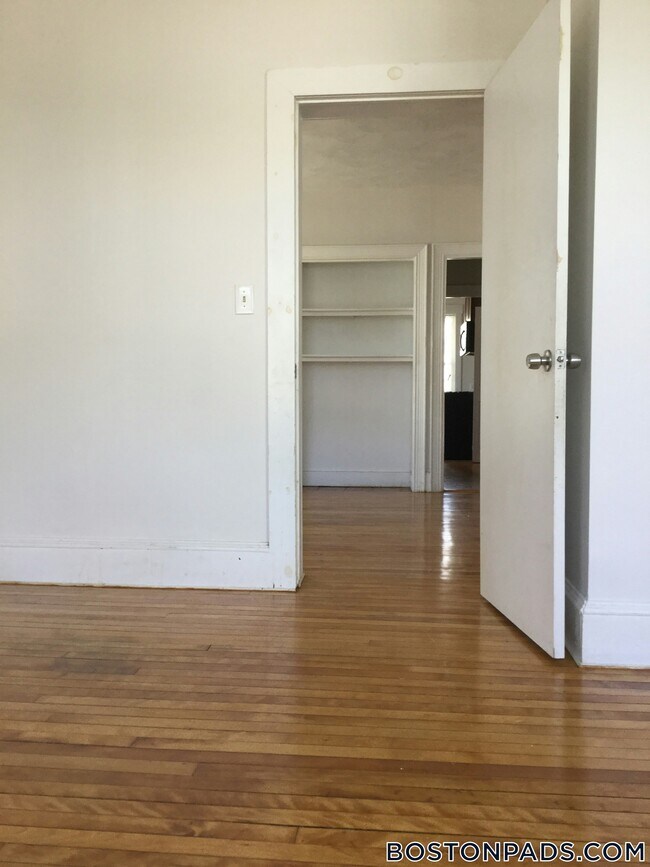 Foto del edificio - 6 Bowdoin Park