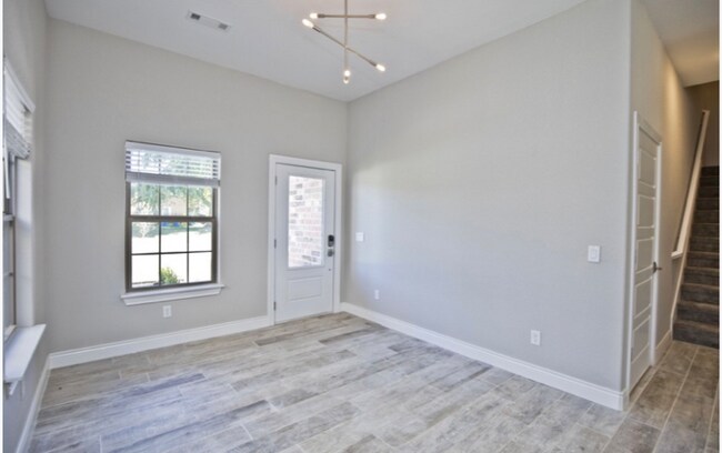 Building Photo - 2737 SW Livingston Square