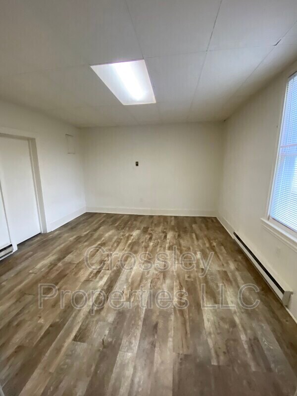 Foto del edificio - 147 N Main St