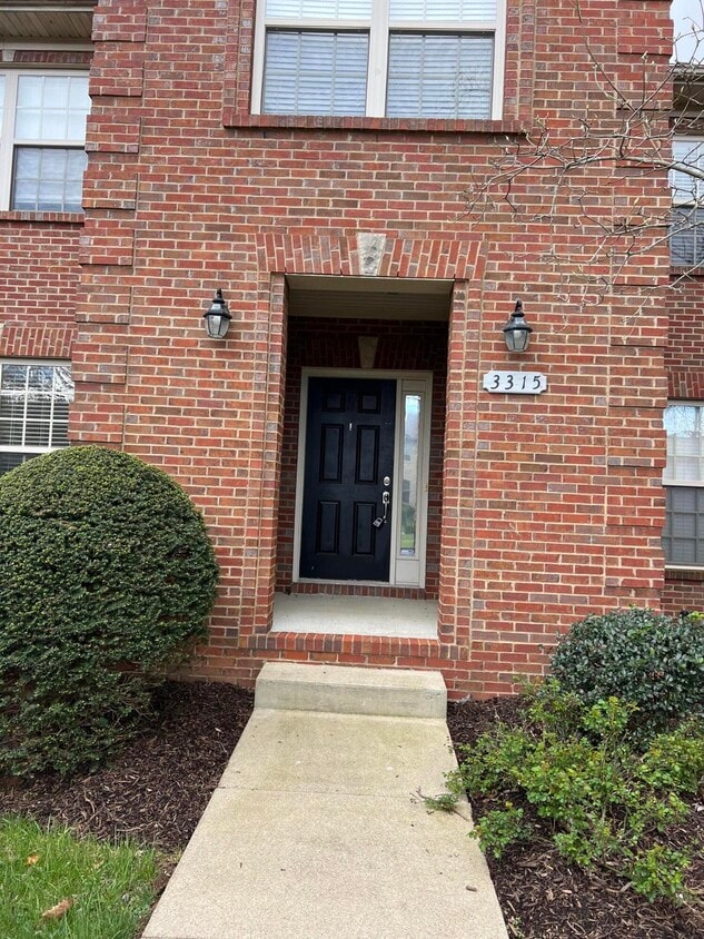 Primary Photo - 3307 Beaumont Centre Cir