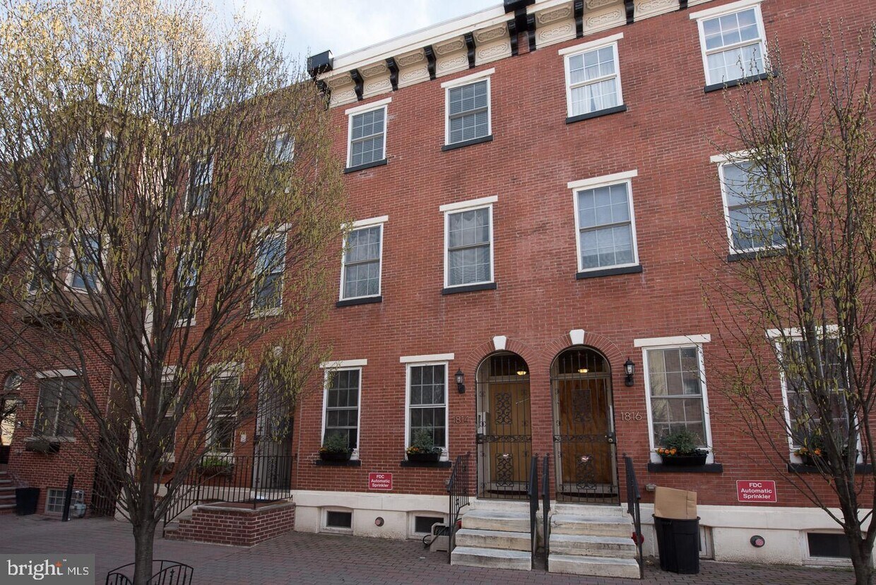 Primary Photo - 1814 Christian St