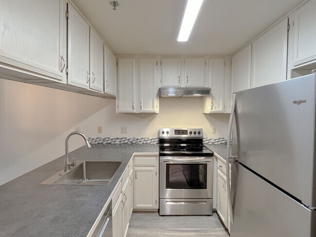 Building Photo - 32-6442