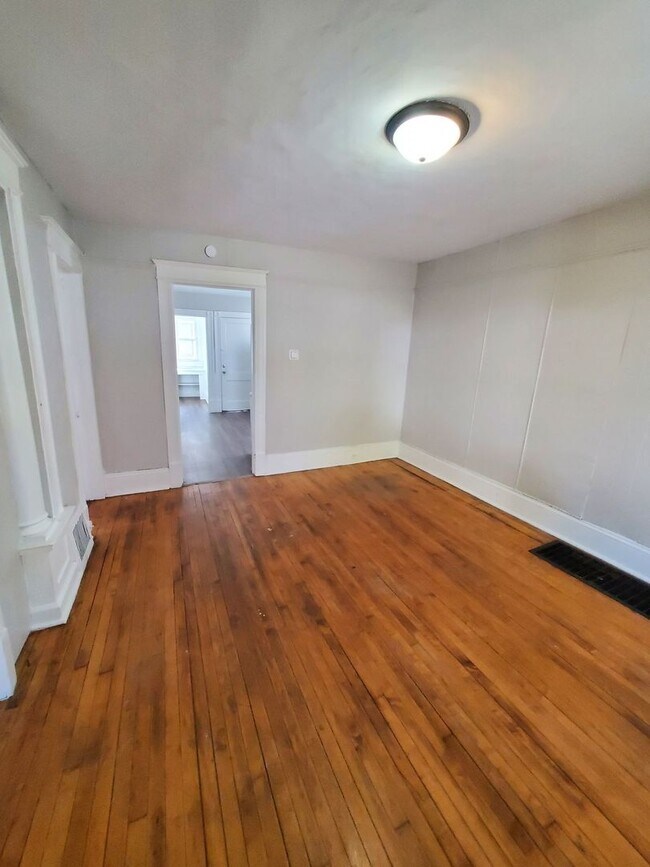 Building Photo - 3058 N 11th St