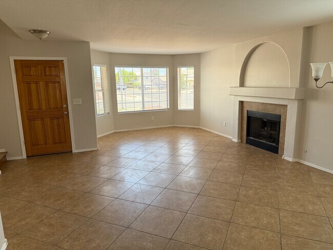 Foto del edificio - 8460 W Aster Dr