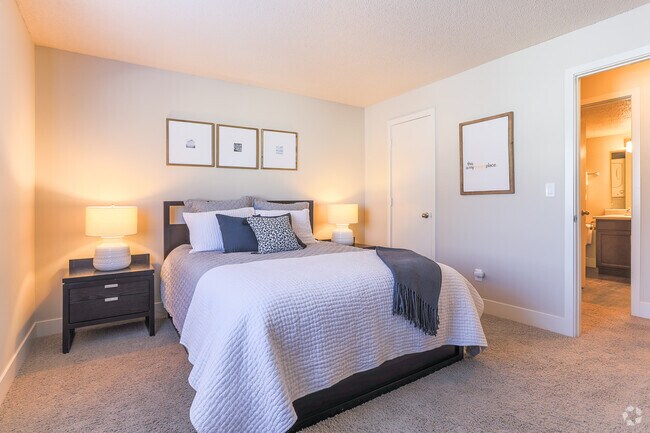 1BR, 1BA - Willow - Spring Tree by Broadmoor