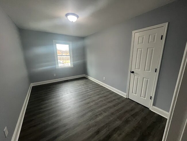 Building Photo - 231 Adams St