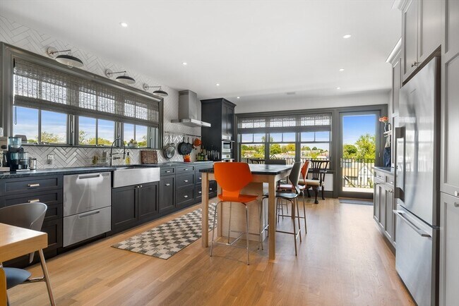 Building Photo - 11 Montrose St