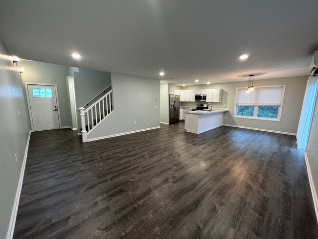Building Photo - 723 Eastgate Pl