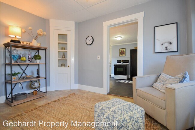 Foto del edificio - 2 br, 1 bath House - 129 School St