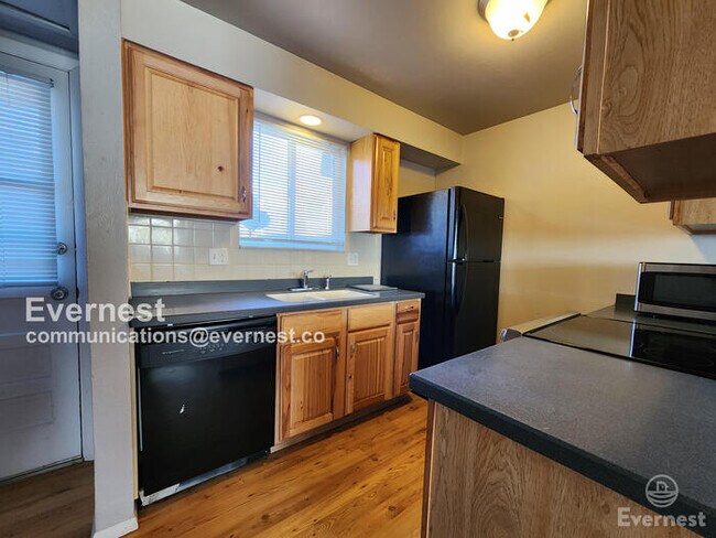 Foto del edificio - 8119 W 54th Pl
