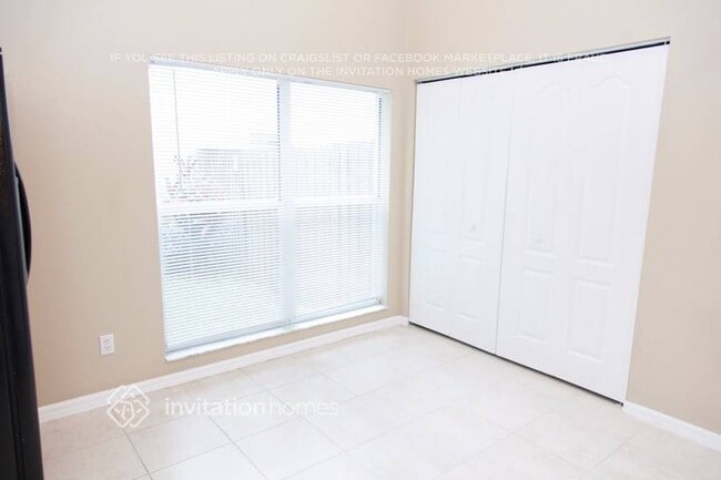 Foto del edificio - 4609 Rockingchair Dr