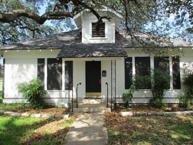 Foto del edificio - Charming Remodeled Home